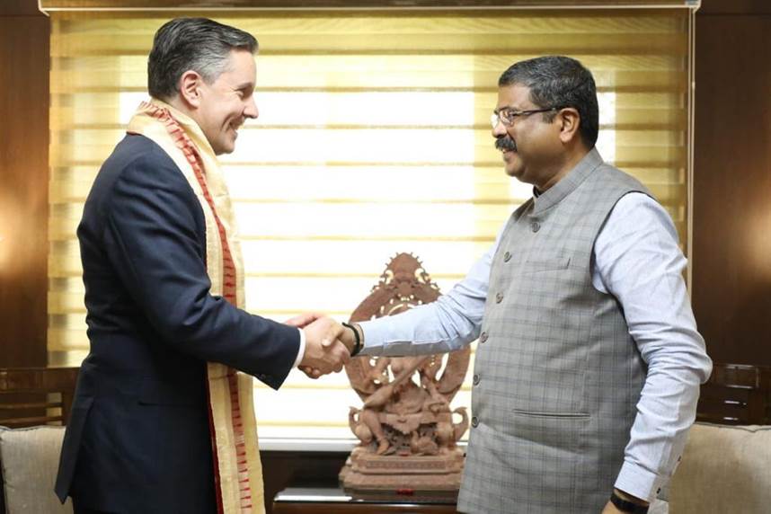 धर्मेंद्र प्रधान ने नई दिल्ली में ऑस्ट्रेलियाई स्वास्थ्य और वृद्ध देखभाल मंत्री महामहिम मार्क बटलर से की मुलाकात