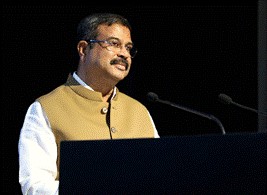 धर्मेंद्र प्रधान ने भारत में प्रशिक्षुता इकोसिस्टम को मजबूत करने के लिए राष्ट्रीय प्रशिक्षुता संवर्धन योजना में प्रत्यक्ष लाभ अंतरण की, की शुरुआत