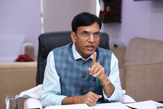 धरती माता को बचाने के लिये उर्वरकों के संतुलित इस्तेमाल की जरूरत; रासायनिक उर्वरकों के इस्तेमाल को कम करना हमारा संकल्प हैः डॉ. मांडविया