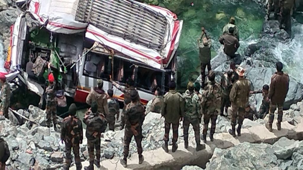 प्रधानमंत्री ने लेह के निकट हुई एक दुर्घटना में भारतीय सेना के जवानों की मृत्यु पर शोक किया व्यक्त