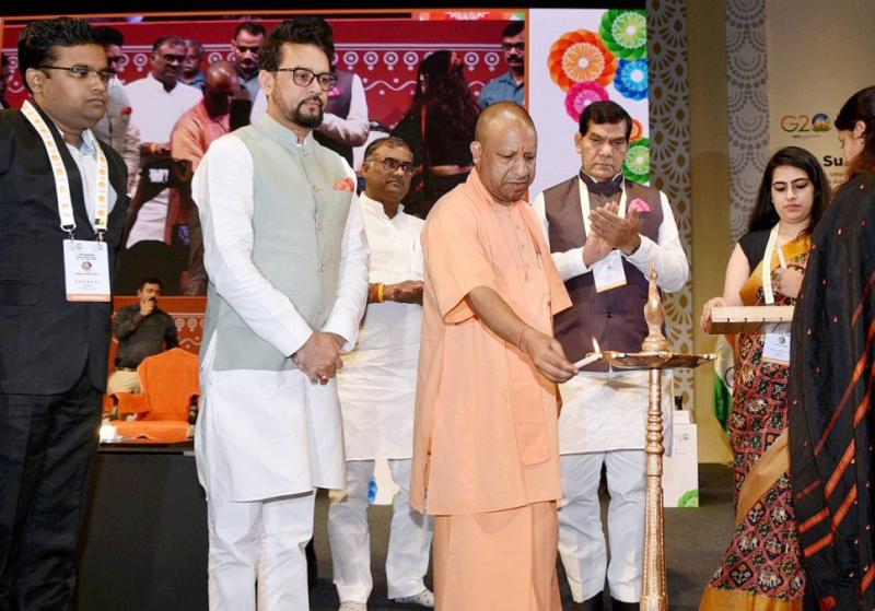 मुख्यमंत्री योगी आदित्यनाथ और खेल मंत्री अनुराग ठाकुर ने यूथ-20 सम्मेलन का किया औपचारिक उद्घाटन