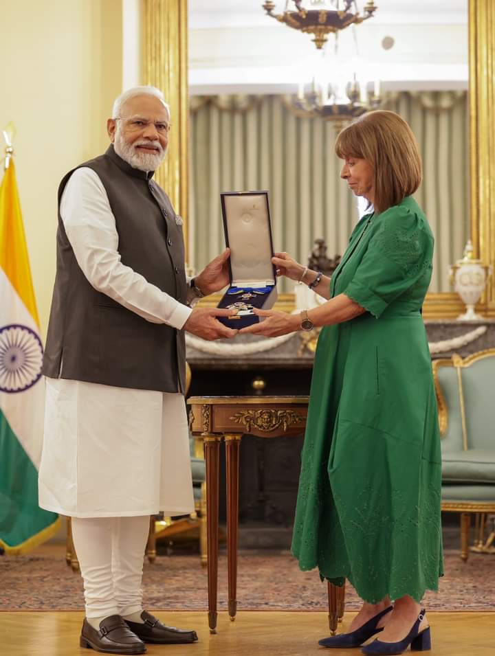 एक और गर्व का पल, ग्रीस के दूसरे सबसे बड़े नागरिक पुरस्कार “ग्रैंड क्रॉस ऑफ द ऑर्डर ऑफ ऑनर” से सम्मानित किए गए पीएम मोदी