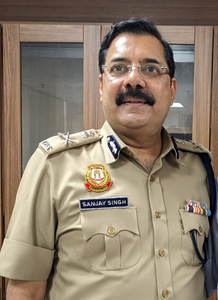 IPS संजय सिंह इंसानियत और काबलियत की मिसाल
