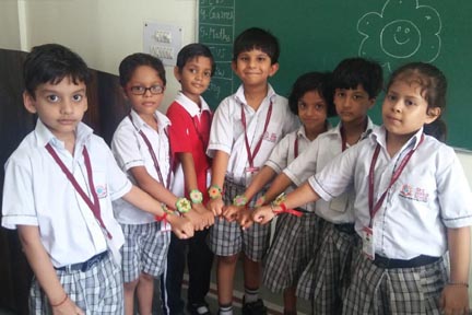 रक्षाबंधन के दौरान राखी-तिलक,मेहंदी लगाकर आने वाले विद्यार्थियों को दंडित न करें स्कूल: एनसीपीसीआर