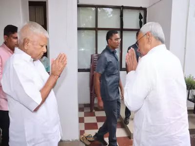 नीतीश कुमार और लालू यादव ने की मुलाकात, लोकसभा चुनाव को लेकर सीट बंटवारे पर की चर्चा