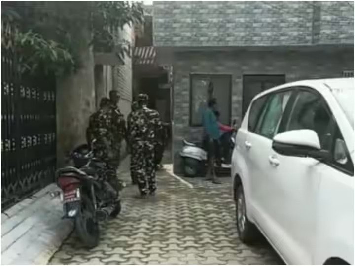 सपा नेता आजम खान के कई ठिकानों पर ईडी और आयकर विभाग ने मारा छापा