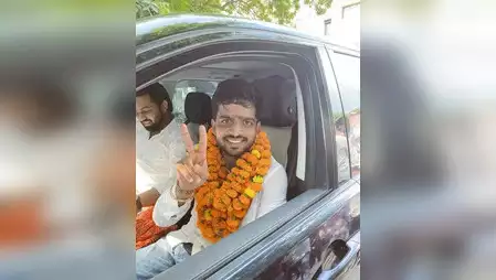 दिल्ली यूनिवर्सिटी छात्र संघ के नए अध्यक्ष बने ABVP के तुषार डेढ़ा, जानें और किसे मिली जीत