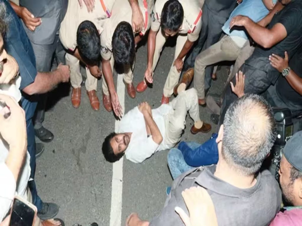 चंद्रबाबू नायडू की गिरफ्तारी के खिलाफ सड़कों पर उतरे टीडीपी कार्यकर्ता