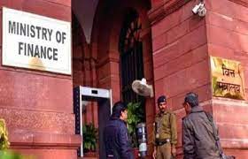 वित्त मंत्रालय ने एलआईसी एजेंटों और कर्मचारियों के लिए कल्याणकारी उपायों को दी मंजूरी
