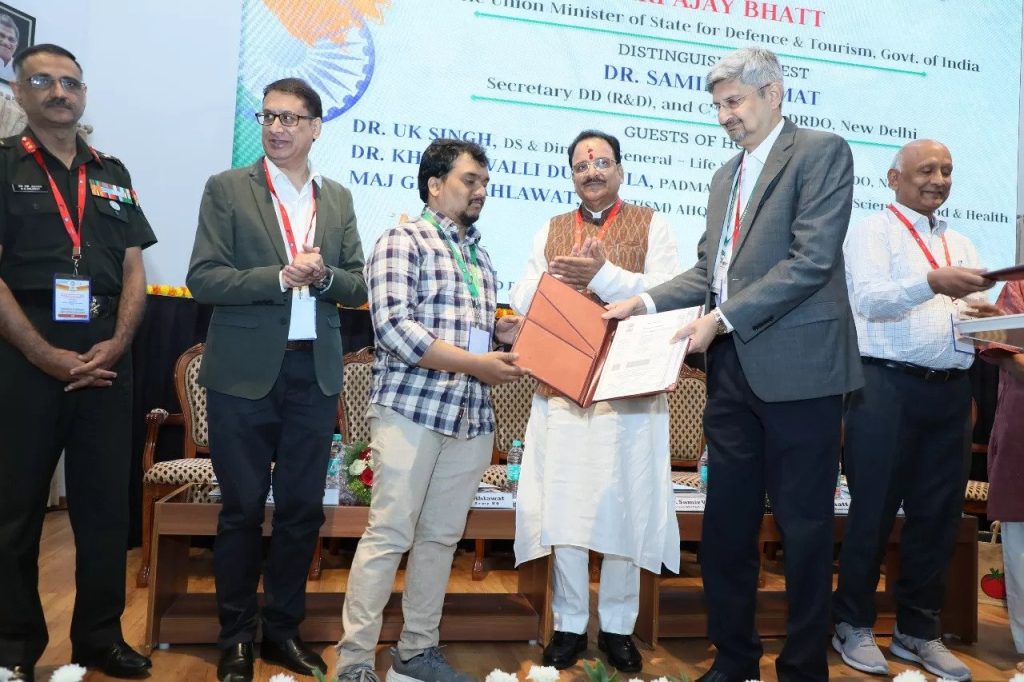 रक्षा राज्य मंत्री ने मैसूर में ‘सैनिकों के राशन और विशिष्ट पोषण संबंधी आवश्यकताओं के लिए मोटा अनाज’ विषय पर डीआरडीओ सम्मेलन का किया उद्घाटन