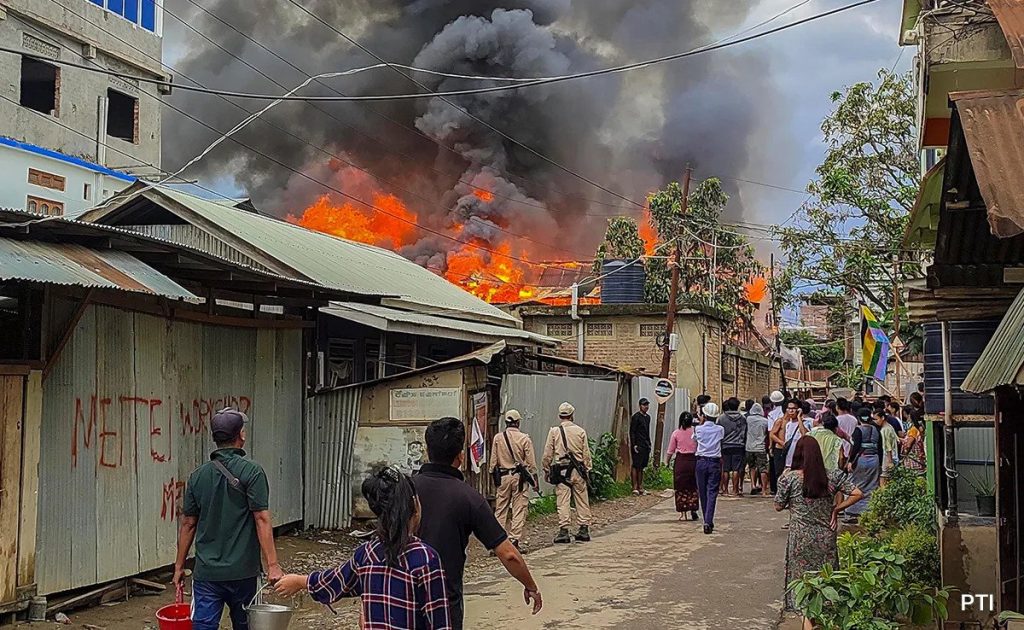 फिर बिगड़े मणिपुर में हालात , भीड़ ने फूंका थाना, विदेश मंत्री एस जयशंकर बोले- हम रास्ता खोजने की कोशिश में