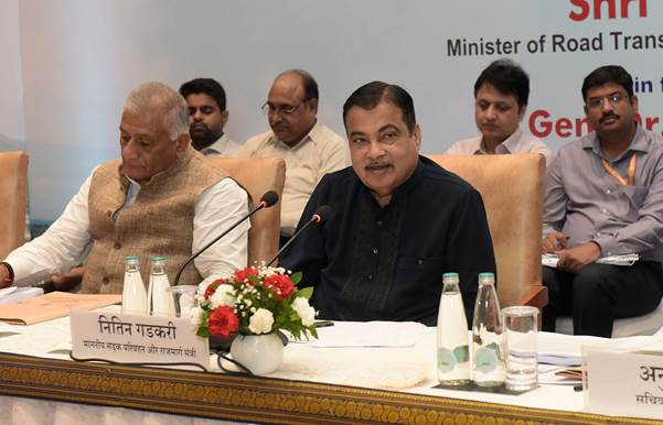 सर्वोत्तम परिणामों के लिए वित्तीय लेखापरीक्षा के साथ-साथ निष्पादन लेखापरीक्षा भी बहुत आवश्यक है: नितिन गडकरी