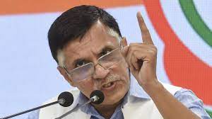 ‘एक खरीदो, एक मुफ़्त पाओ’, आप भाजपा को वोट दो और संघ को मुफ़्त पाओ: पवन खेड़ा
