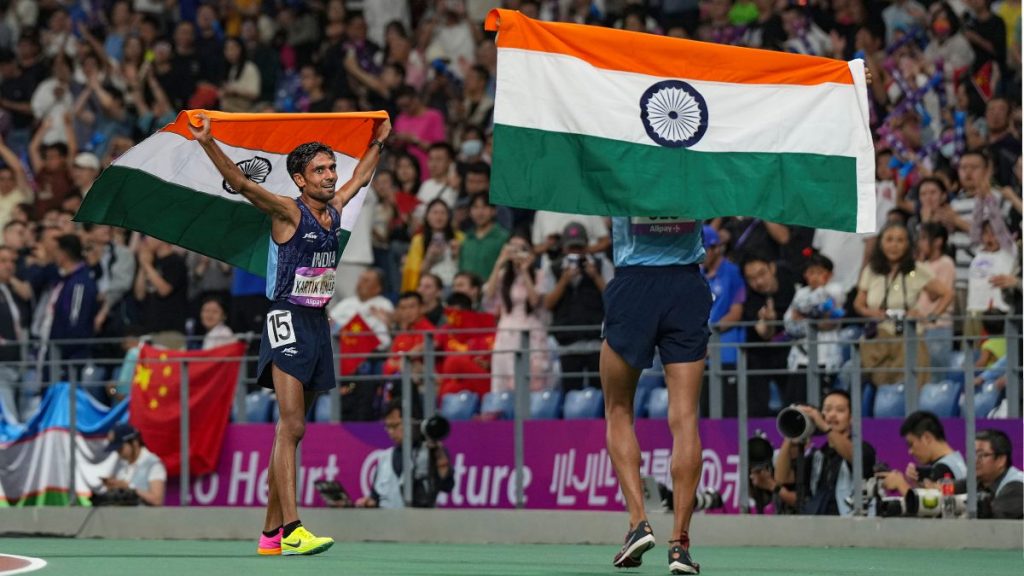 Asian Games 2023: भारतीय हॉकी टीम ने पाकिस्तान को 10-2 से रौंदा, एथलेटिक्स में कार्तिक ने जीता सिल्वर तो गुलवीर ने दिलाया ब्रॉन्ज