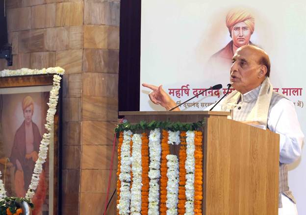 भारत की ज्ञान परंपरा स्वतंत्रता, बंधुत्व और विश्व शांति के सिद्धांतों को स्वीकार करती है : रक्षा मंत्री राजनाथ सिंह
