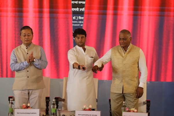 केन्द्रीय नागर विमानन मंत्री ने दिल्ली के सफदरजंग हवाई अड्डे पर ‘उड़ान भवन’ का किया उद्घाटन
