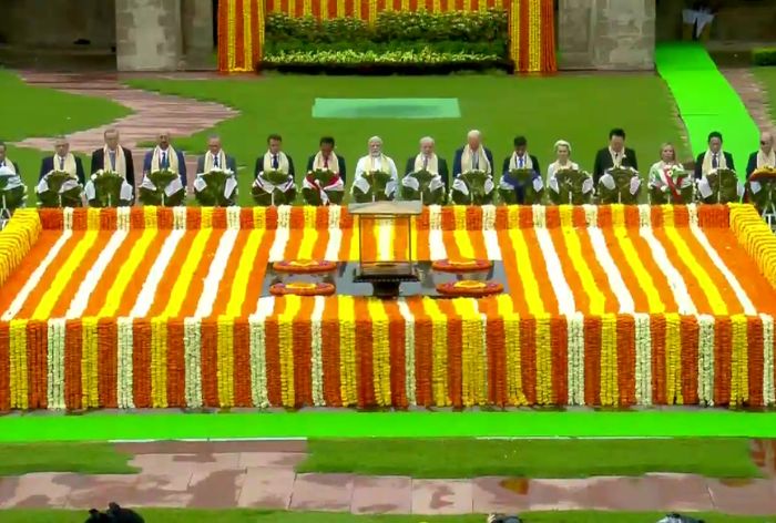 राजघाट पहुंचे G20 के नेता, 1 मिनट का मौन रख महात्मा गांधी को दी श्रद्धांजलि
