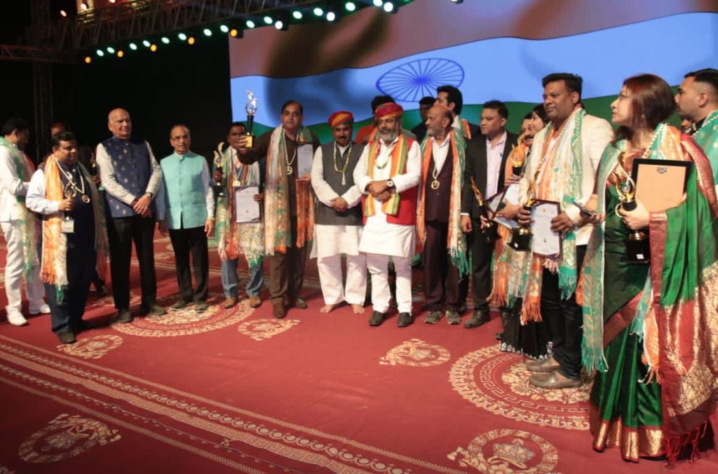 लाल किला में अंतरराष्ट्रीय सांस्कृतिक महोत्सव एवं 9वें जेम्स ऑफ इण्डिया सम्मान समारोह का आयोजन