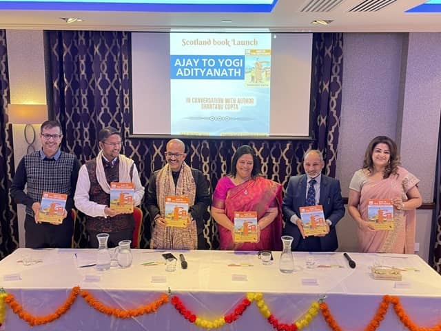 लेखक शांतनु गुप्ता ने ग्लासगो, स्कॉटलैंड में किया अजय टू योगी आदित्यनाथ पुस्तक का विमोचन
