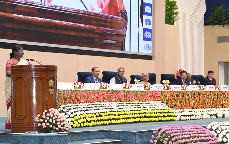 संसाधनों के प्रबंधन में कॉर्पोरेट जगत की भूमिका ट्रस्टी की होनी चाहिए: राष्ट्रपति मुर्म