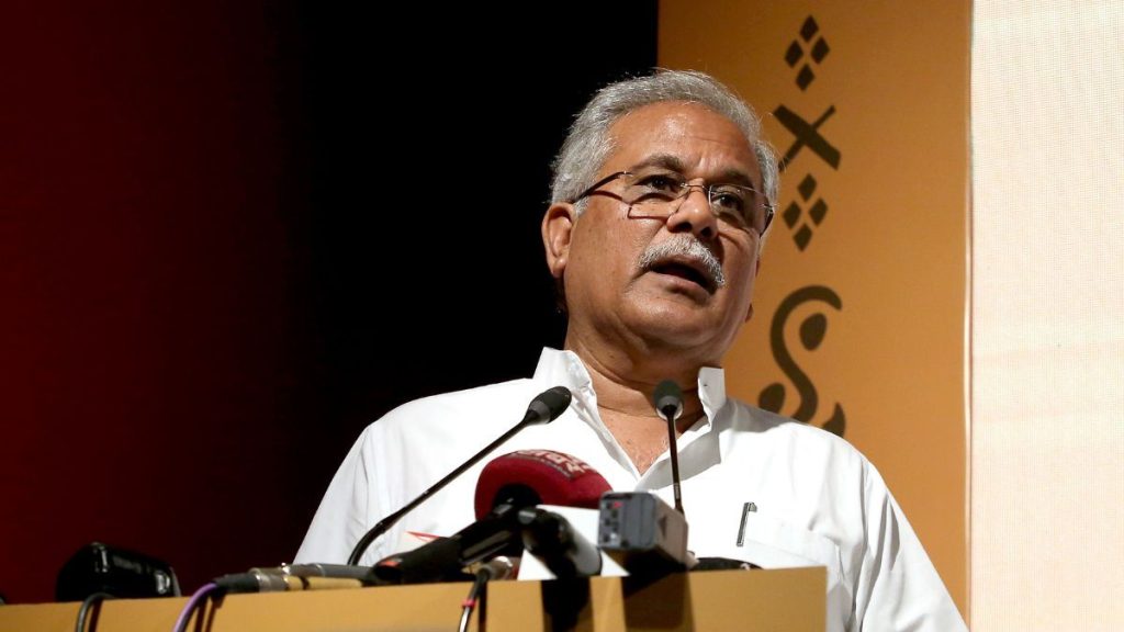 दशहरा पर बीजेपी ने जारी किया पोस्टर तो भड़क गए सीएम भूपश बोले- पिछड़ों, आदिवासियों, दलितों को गाली देना …
