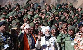 प्रधानमंत्री ने उत्तराखंड के पार्वती कुंड और गुंजी में सेना, बीआरओ और आईटीबीपी के समर्पित कर्मियों के साथ की बातचीत