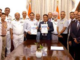 रक्षा मंत्रालय ने पहले भारतीय तटरक्षक प्रशिक्षण जहाज के निर्माण के लिए मझगांव डॉक एंड शिपबिल्डर्स लिमिटेड, मुंबई के साथ अनुबंध पर किए हस्ताक्षर