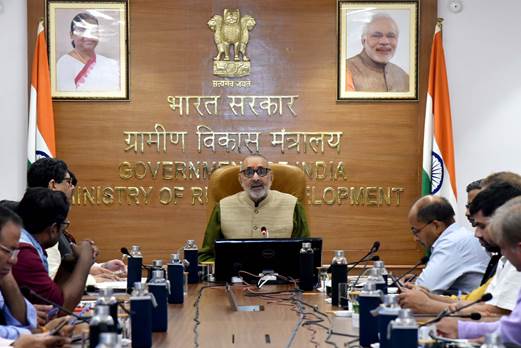 महात्मा गांधी राष्ट्रीय ग्रामीण रोजगार गारंटी योजना के अन्तरगत धन की कोई कमी नहीं है – गिरिराज सिंह