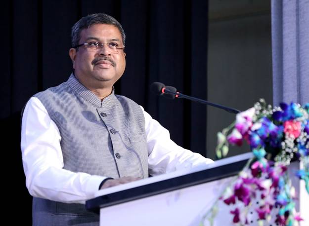 उद्योग, शिक्षा जगत और नीति-निर्माताओं को मिलकर काम करना होगा तथा कौशल विकास को जनांदोलन बनाना होगा- धर्मेंद्र प्रधान