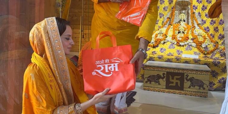 रामलला के दरबार में पहुंची कंगना रनौत, बोली ‘आज तैं राममयी हूं’