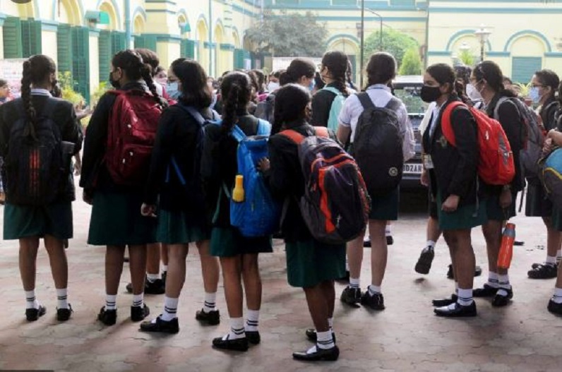 तेलंगाना सरकार 13 दिनों तक बन्द किए स्कूल और कॉलेज, जानें क्या है कारण