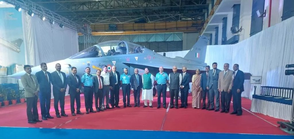 एलसीए तेजस, रक्षा विनिर्माण में आत्मनिर्भरता की दिशा में राष्ट्र की यात्रा का प्रतीक है: अजय भट्ट