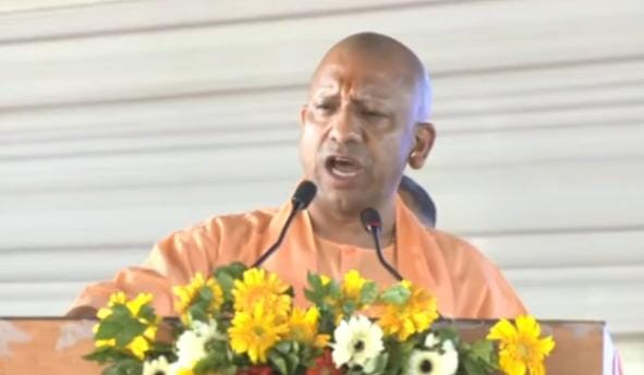 सीएम योगी आदित्यनाथ ने मीरजापुर में ₹202 करोड़ की 660 विकास परियोजनाओं का किया लोकार्पण और शिलान्यास