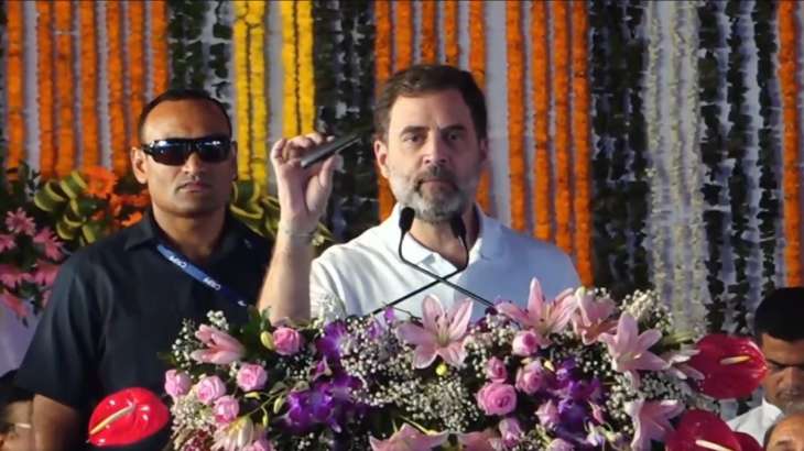 छत्तीसगढ़ में राहुल गांधी ने पूछा सवाल, ‘मोदी जी आप जाति जनगणना से क्यों डरते हैं?’-