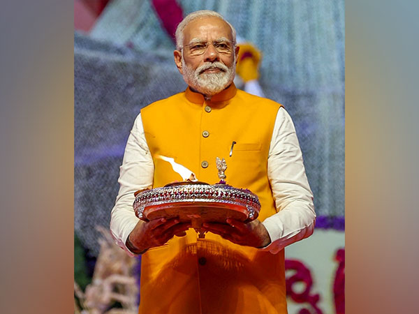 काशी देव दीपावली का पर्याय है: प्रधानमंत्री