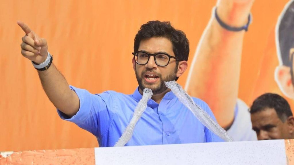 शिवसेना की बढ़ीं मुश्किलें, आदित्य ठाकरे समेत 3 नेताओं के खिलाफ केस दर्ज, जानें क्या है पूरा मामला Shiv Sena's troubles increase, case registered against 3 leaders including Aditya Thackeray, know what is the whole matter