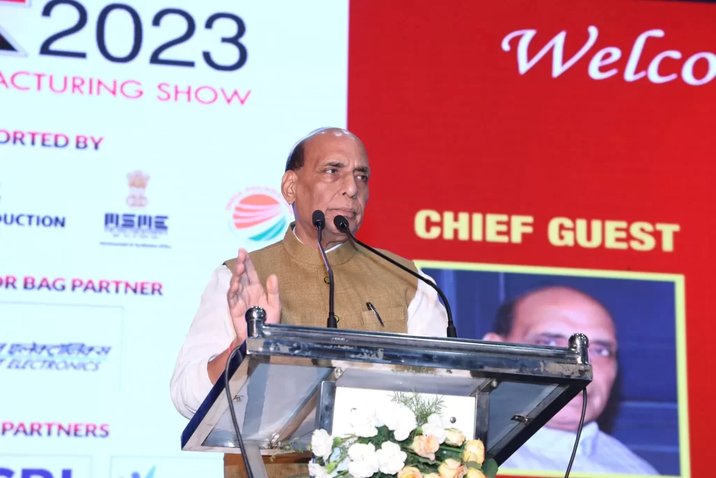 उद्योग की सक्रिय भागीदारी के साथ, भारत जल्द ही ‘आत्मनिर्भर’ और वैश्विक विनिर्माण केंद्र बन जाएगा : राजनाथ सिंह