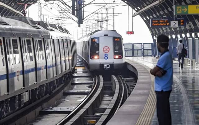 5 नवंबर को ब्लू लाइन पर सुबह 6 बजे तक बंद रहेंगी मेट्रो सेवाएं, DMRC ने बताया कारण