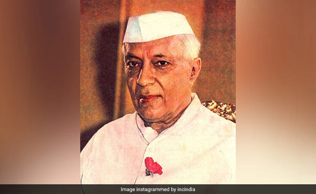 कब तक नेहरू-गांधी की अंध पूजा? How long will the blind worship of Nehru-Gandhi last?