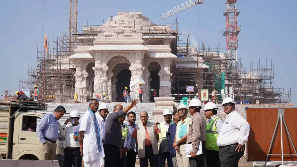 अयोध्या: राममंदिर में पूजा-अर्चना के लिए तैयार हो रही आचार संहिता, यहां पांच बार होगी आरती Ayodhya: Code of conduct is being prepared for worship in Ram temple, Aarti will be performed here five times