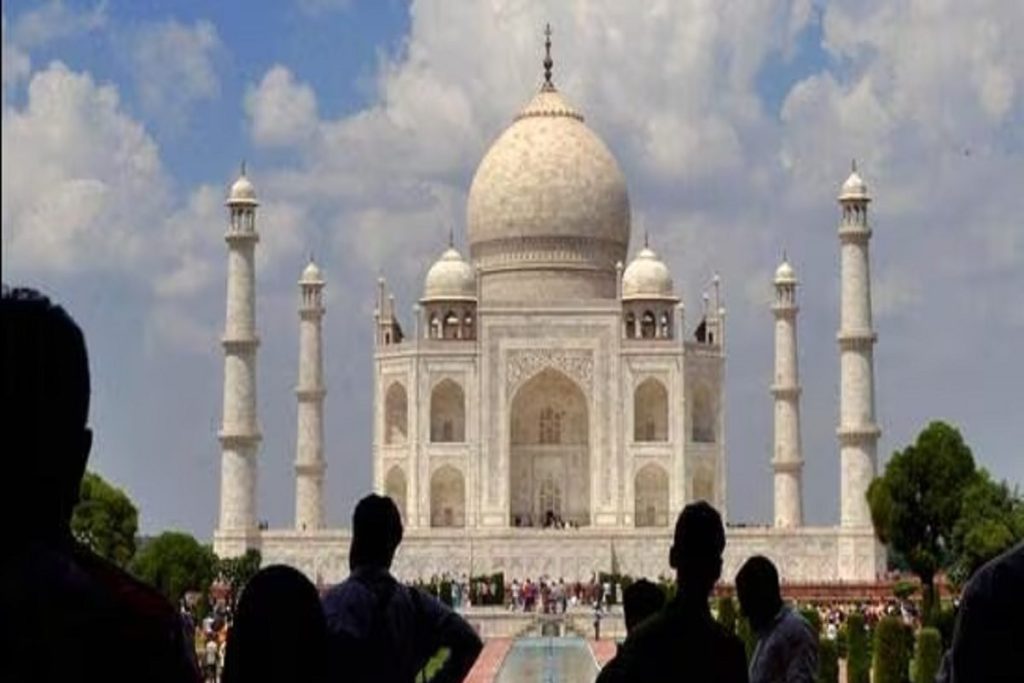 शाहजहां ने नहीं बनवाया ताजमहल! दिल्ली हाईकोर्ट में याचिका दायर, ताज का सही इतिहास बताने की मांग