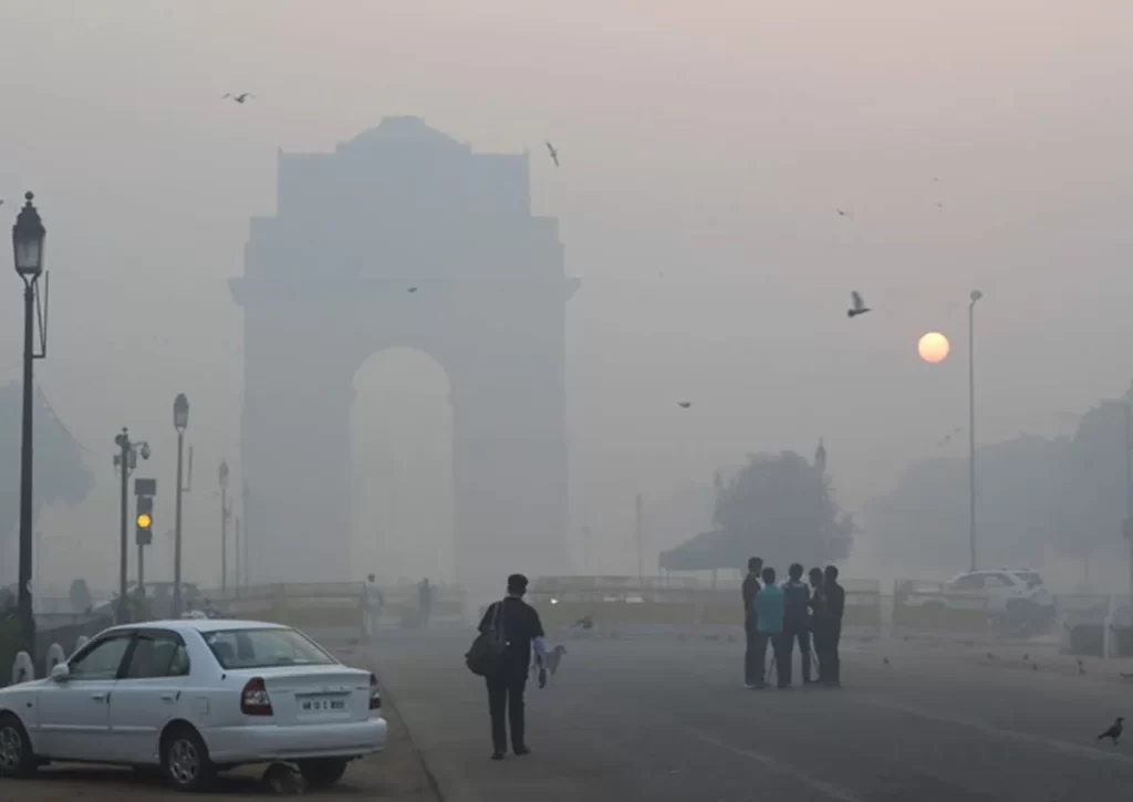दिल्ली का AQI फिर हुआ ‘गंभीर’, नोएडा में भी 400 के पार, फिर खुलेंगे गुरुग्राम के स्कूल