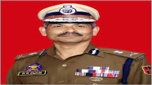 जब तक आखिरी आतंकवादी हार नहीं मान लेता, आतंकवाद के खिलाफ युद्ध जारी रहेगा: DGP आर.आर.स्वैन