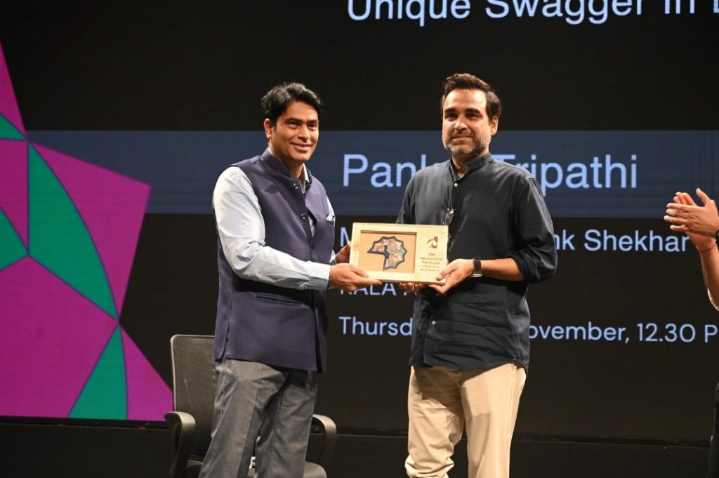 अच्छा अभिनेता बनने के लिए अपना परिवेश तलाशें, देखें और खोजें: आईएफएफआई मास्टरक्लास में त्रिपाठी Explore, observe and discover your environment to become a good actor: Tripathi at IFFI Masterclass