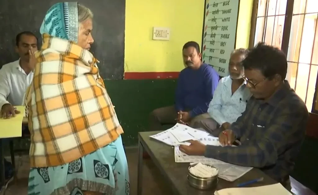 दोपहर 1 बजे तक मिजोरम में 52.73% हुआ मतदान, एक क्लिक में पढ़ें हर एक अपडेट