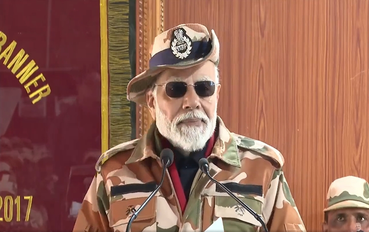 रक्षा-क्षेत्र में एक बड़े वैश्विक खिलाड़ी के रूप में तेज़ी से उभर रहा भारतः प्रधानमंत्री