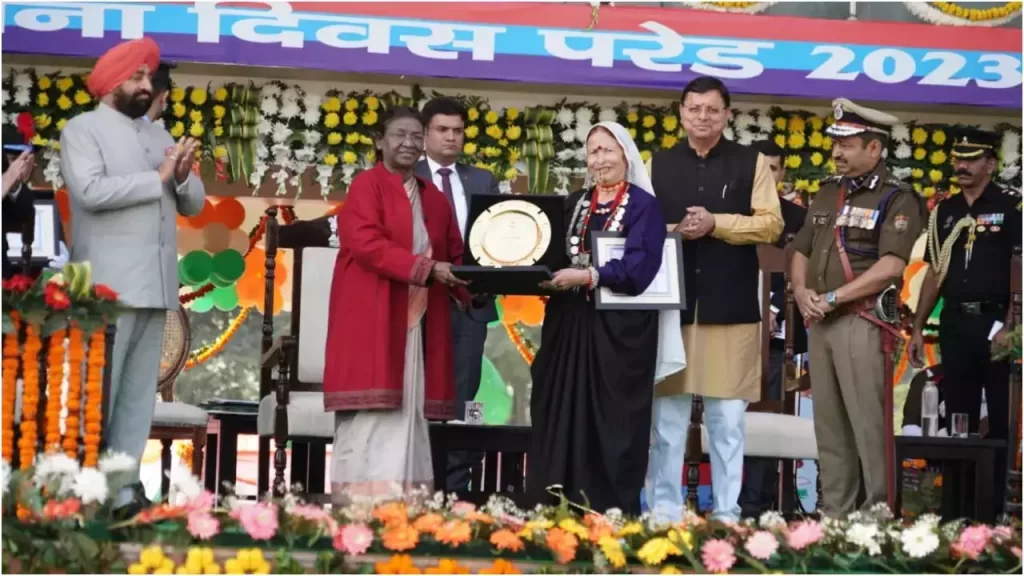 उत्तराखंड के राज्य स्थापना दिवस समारोह में शामिल हुई राष्ट्रपति द्रौपदी मुर्मु
