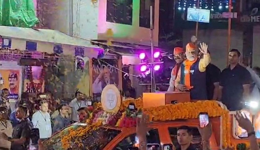 पीएम मोदी ने इंदौर में रोड शो के बाद कराई सफाई, कुछ ही घंटों में सड़क को किया गया चकाचक साफ