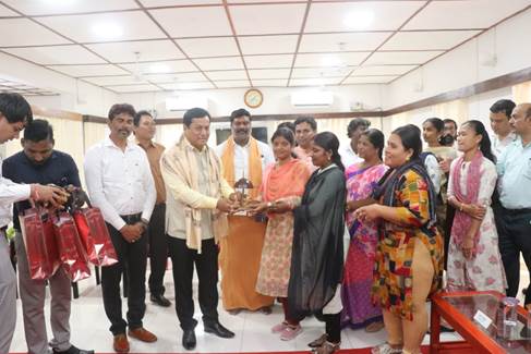 सर्वानंद सोनोवाल ने ग्रेट निकोबार द्वीप में गैलाथिया खाड़ी का किया दौरा, प्रस्तावित आईसीटीपी की प्रगति की समीक्षा Sarbananda Sonowal visits Galathea Bay in Great Nicobar Island, reviews progress of proposed ICTP