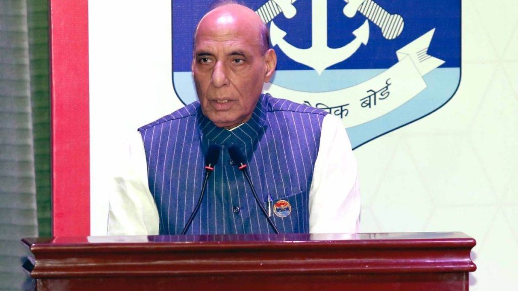 रक्षा मंत्री राजनाथ सिंह ने लोगों से वीर नारियों, पूर्व सैनिकों और उनके परिवारों के कल्याण के लिए सशस्त्र बल झंडा दिवस कोष में उदारतापूर्वक योगदान देने की, की अपील